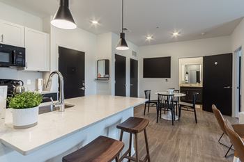 White quartz kitchen counters